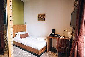 The Commercial Hotel