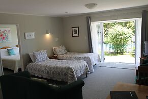 Ash Grove Boutique Motel