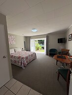 Ash Grove Boutique Motel