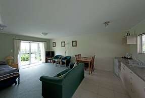 Ash Grove Boutique Motel