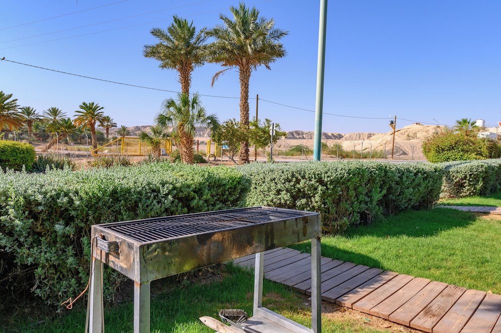 Belfer's Dead Sea cabins- Apartments