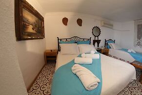 Antik Motel