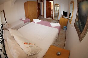 Antik Motel