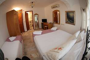 Antik Motel