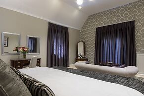 Riverside Boutique Hotel