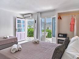Akrotiri Hotel