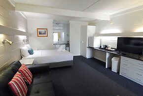 Mayfair Motel