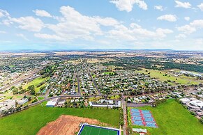 Parkview Motor Inn Parkes
