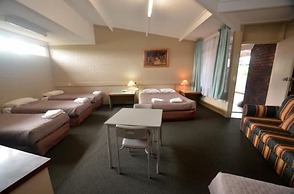 Parkview Motor Inn Parkes