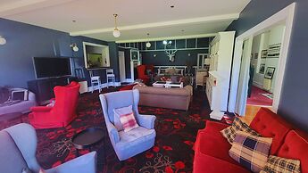 Leura House