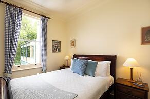 Leura House
