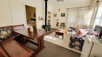 Leura House