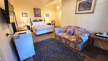 Leura House