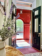 Leura House