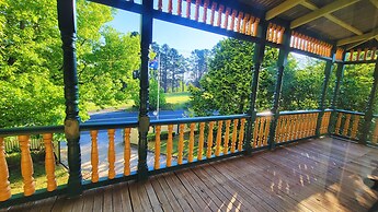 Leura House