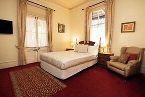 Leura House