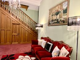 Leura House