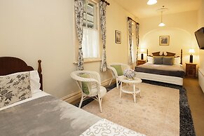 Leura House