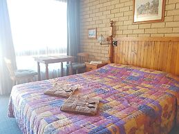 Lake Front Motel