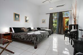 Daintree Wild Zoo & B&B