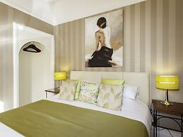The Elmington Hotel