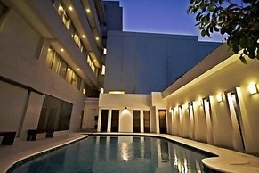 Hotel St Ellis