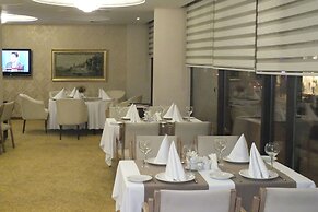 Park Royal Hotel