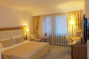 Park Royal Hotel