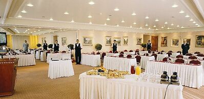 Park Royal Hotel