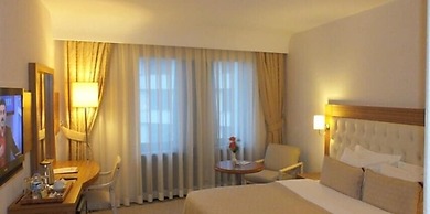 Park Royal Hotel