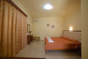 Toulas Apartments