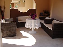 Toulas Apartments