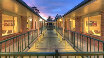Bent Street Motor Inn