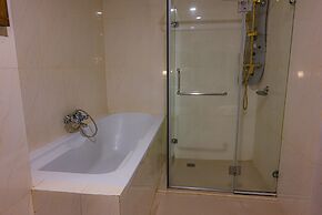 Boss Suites Nana Hotel