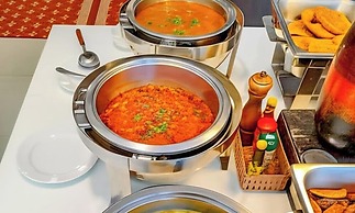 Boss Suites Nana Hotel