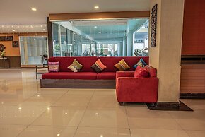 Boss Suites Nana Hotel