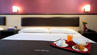 Hotel Five