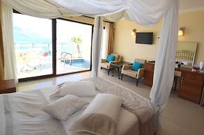 Hotel Cachet Adults Only