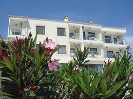 Hotel Cachet Adults Only