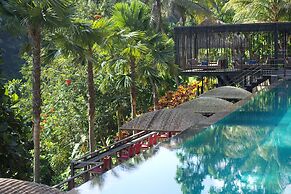 Chapung Sebali Resort