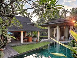 Chapung Sebali Resort
