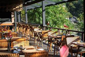 Chapung Sebali Resort