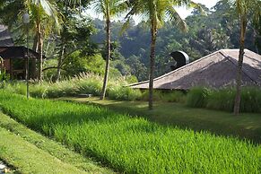 Chapung Sebali Resort