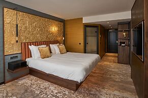 Alexander Hotel