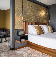 Alexander Hotel