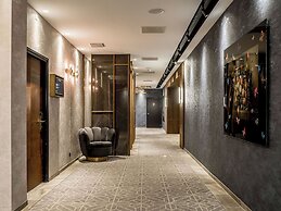 Alexander Hotel
