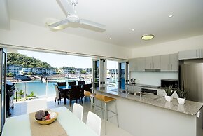 Beachside Magnetic Harbour
