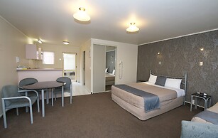 Geneva Motor Lodge