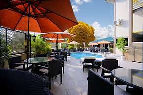 Tradewinds Hotel
