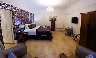 Dene House